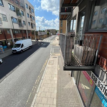 London Modern Flat Near Transports Daire Dış mekan fotoğraf