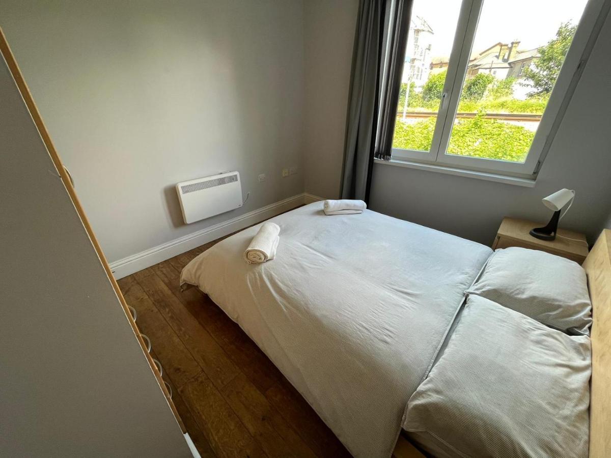 London Modern Flat Near Transports Daire Dış mekan fotoğraf