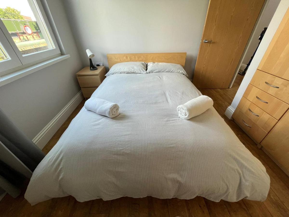 London Modern Flat Near Transports Daire Dış mekan fotoğraf