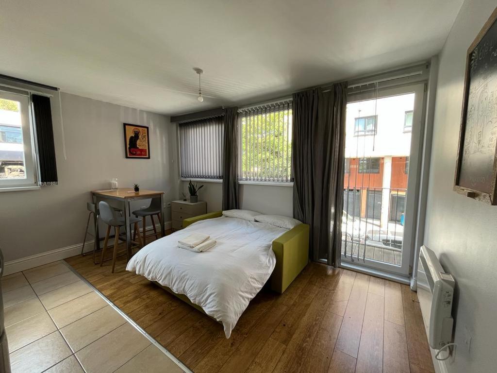 London Modern Flat Near Transports Daire Dış mekan fotoğraf