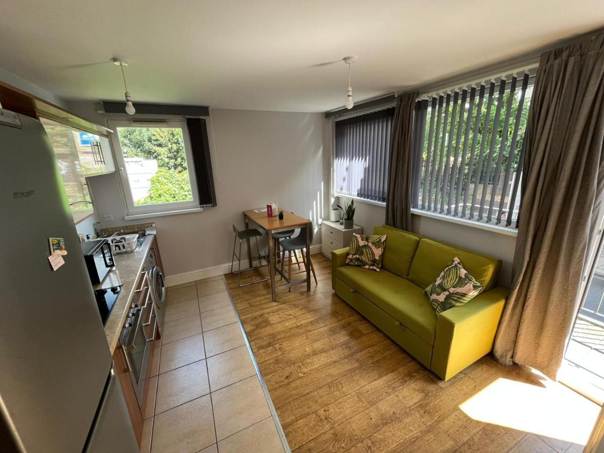 London Modern Flat Near Transports Daire Dış mekan fotoğraf