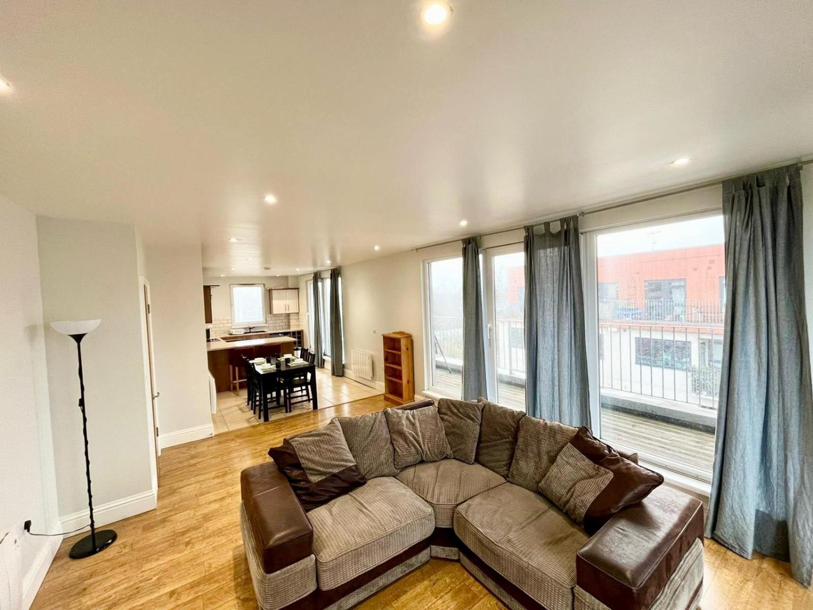 London Modern Flat Near Transports Daire Dış mekan fotoğraf