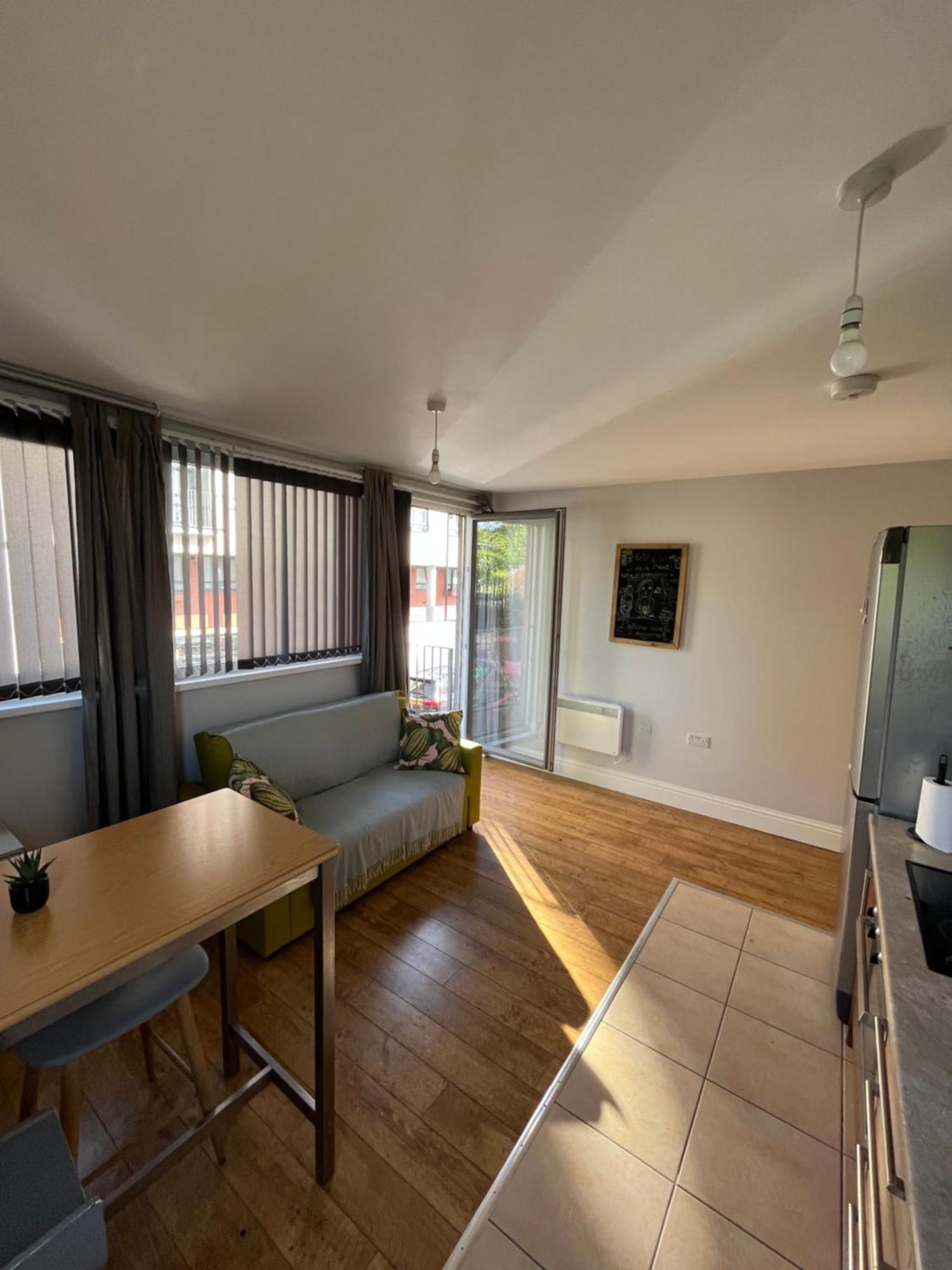 London Modern Flat Near Transports Daire Dış mekan fotoğraf